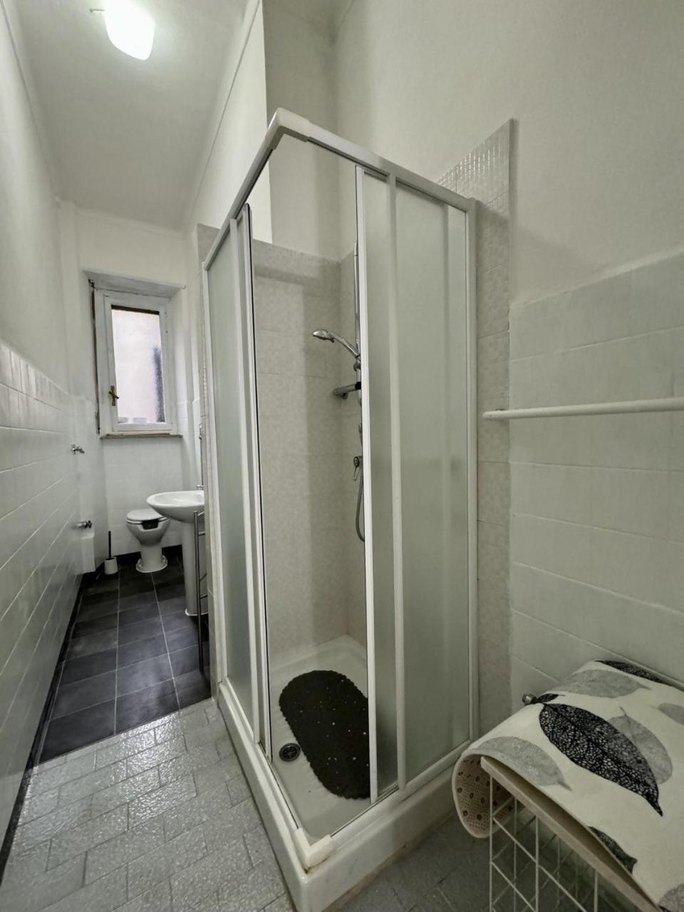 6 Posti Letto Vicino Al Centro Apartment Turin Ngoại thất bức ảnh